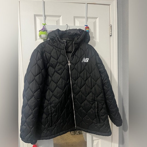 New Balance puffer jacket
Size XL Black zip up - Picture 1 of 5